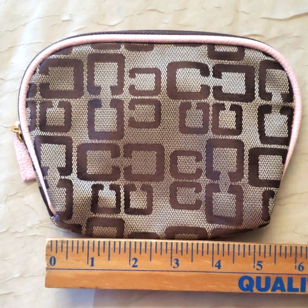 Chic Geometric Patterned Cosmetic Bag - image 8